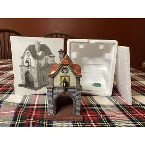 DEPARTMENT 56 HERITAGE VILLAGE COLLECTION SERIES #5530-1 GATE HOUSE MINT IN BOX